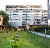 Honeysuckle Executive Apartments - Phillip Island Accommodation