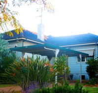 Straw Houses - Phillip Island Accommodation
