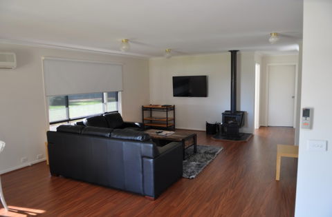 Mansfield Spa Retreat - Phillip Island Accommodation 5