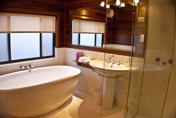 A Beach House At Byron - Phillip Island Accommodation 2