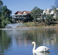 White Swans - Phillip Island Accommodation
