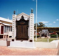 Gayndah War Memorial - Phillip Island Accommodation