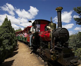 Cockington Green Gardens - Phillip Island Accommodation 3