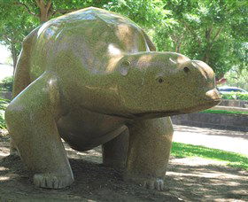 Sculpture Garden Campbelltown - Phillip Island Accommodation 3