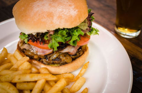 Crown Hotel Wentworth - Phillip Island Accommodation 1