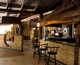 Lazy Lizard Tavern - Phillip Island Accommodation 1
