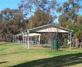 Gum Bend Lake - Phillip Island Accommodation 2