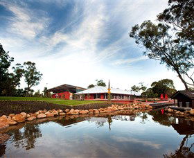 Savannah Visitor Plaza, Taronga Western Plains Zoo Dubbo - Phillip Island Accommodation 2