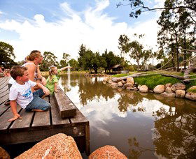 Savannah Visitor Plaza, Taronga Western Plains Zoo Dubbo - Phillip Island Accommodation 7