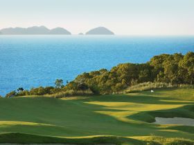 Hamilton Island Golf Club - Phillip Island Accommodation 1