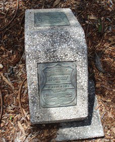 Yeppoon War Memorial - Phillip Island Accommodation 1