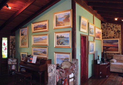 Rossiters’ Paintings - Phillip Island Accommodation 2