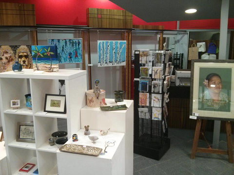 Townsville Art Society Inc - Phillip Island Accommodation 0