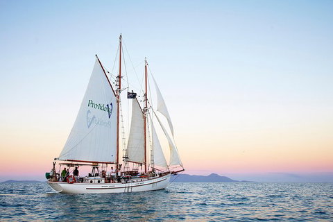 Whitsundays Sunset Sailing Cruise - Phillip Island Accommodation 0