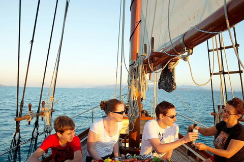 Whitsundays Sunset Sailing Cruise - Phillip Island Accommodation 2