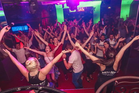 THE HANGOVER CRAWL - CLUB CRAWL SURFERS PARADISE - NIGHTLIFE - CLUBBING - Phillip Island Accommodation 1