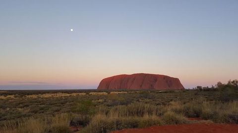 Uluru (Ayers Rock) Sunset With Outback Barbecue Dinner And Star Tour - Phillip Island Accommodation 2