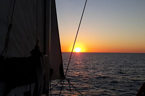 Sunset 3-Hour Cruise From Darwin Includes Dinner And Sparkling Wine - Phillip Island Accommodation 5