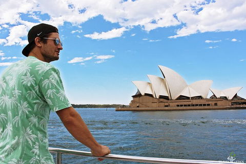 Sydney Harbour Hop-on Hop-off Cruise - Phillip Island Accommodation 24