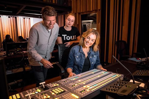 Sydney Opera House Behind-the-Scenes Guided Backstage Tour - Phillip Island Accommodation 0