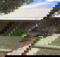 Early Settlers Cottage Solly's Hut - Phillip Island Accommodation