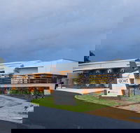 Varias Restaurant and Function Centre at the Queensland College of Wine Tourism - Phillip Island Accommodation