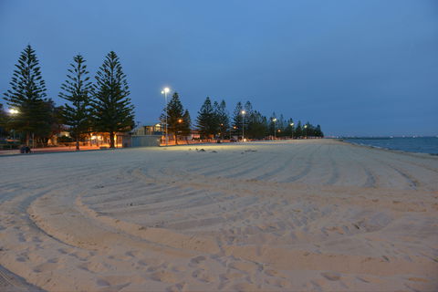 Altona Beach - Phillip Island Accommodation 1