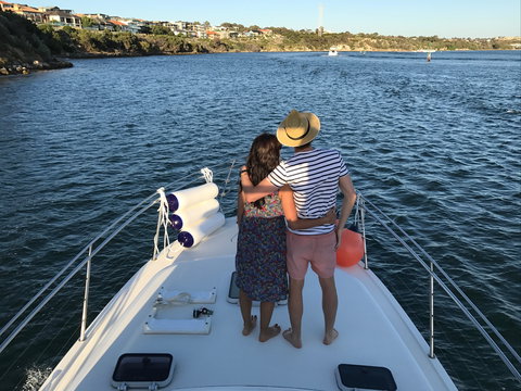 Cruising The  Swan River In At Sunset With Boutique Cruise - Phillip Island Accommodation 2