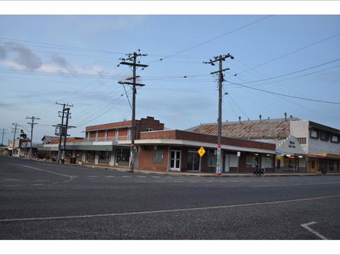 Dimbulah - Phillip Island Accommodation 0