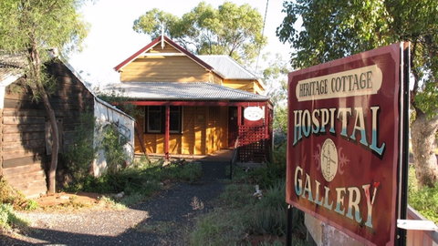 Lightning Ridge Heritage Cottage - Phillip Island Accommodation 0