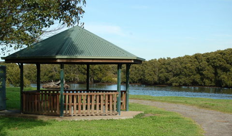 Scotts Point Way To Riverside Park Trail - Phillip Island Accommodation 0