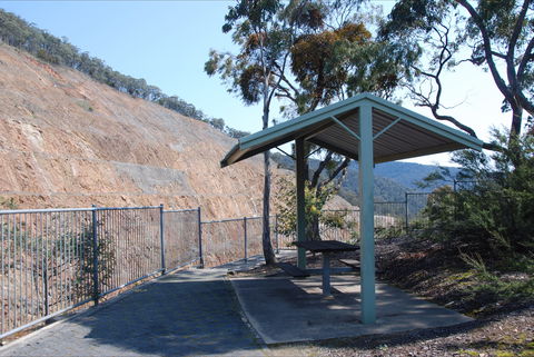 Dartmouth Dam Wall Picnic Area - Phillip Island Accommodation 1