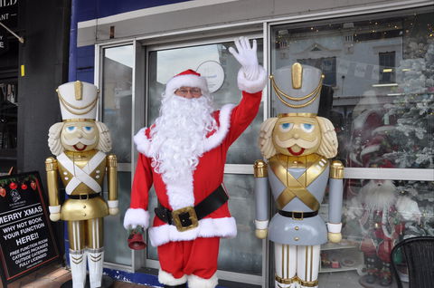 Mrs Claus And Santa - Phillip Island Accommodation 0