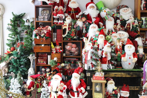 Mrs Claus And Santa - Phillip Island Accommodation 2