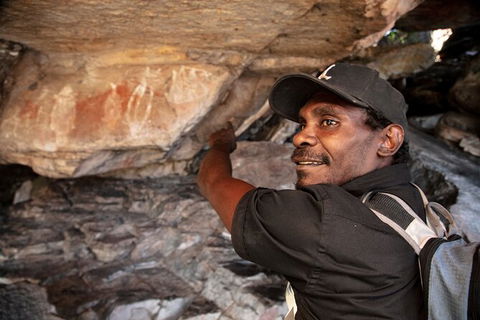 Arnhem Land Injalak Hill Full-Day Tour From Darwin - Phillip Island Accommodation 2