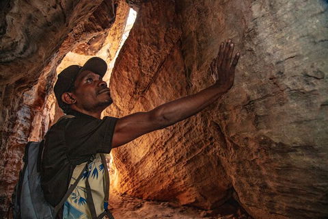 Arnhem Land Injalak Hill Full-Day Tour From Darwin - Phillip Island Accommodation 12