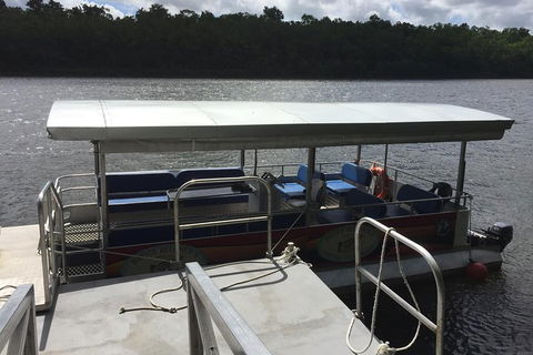 IMAX Private Transfer 7 Guests Cairns Airport To Hotels In Port Douglas - Phillip Island Accommodation 3