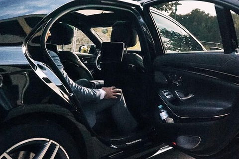 Departure Private Transfers: Adelaide To Adelaide Airport ADL In Business Car - Phillip Island Accommodation 4
