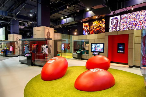 Ultimate Sports Lovers Bus Tour Of Melbourne - Phillip Island Accommodation 1