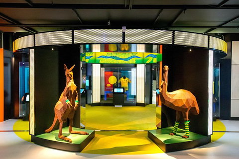 Ultimate Sports Lovers Bus Tour Of Melbourne - Phillip Island Accommodation 8