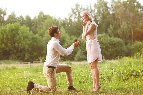 Romance Aircraft Flight + Scenic Tour + 3 Course Lunch + Beer Tasting + Hamper - Phillip Island Accommodation 2