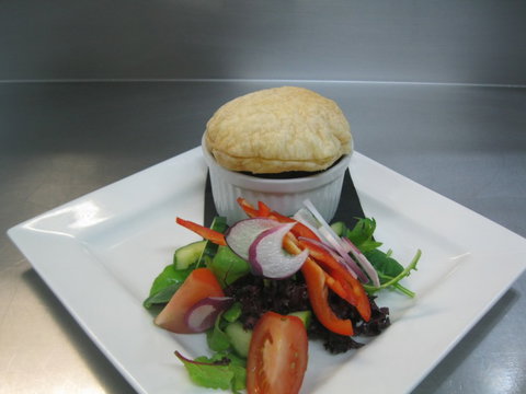 Cleveland Tavern - Phillip Island Accommodation 3