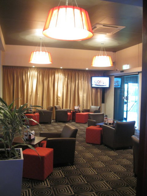 Cleveland Tavern - Phillip Island Accommodation 7