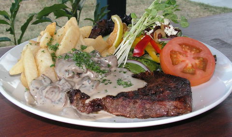 Fairways Tavern - Phillip Island Accommodation 1