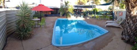 Devils Marbles Hotel–Wauchope - Phillip Island Accommodation 3