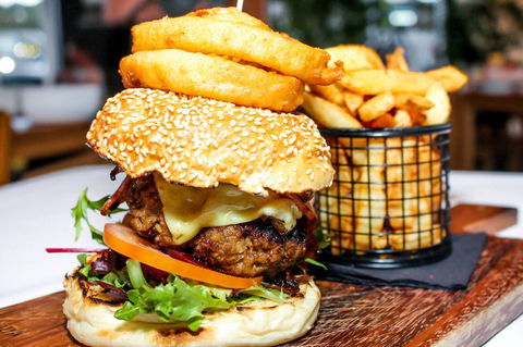 Hotel CBD - Phillip Island Accommodation 0