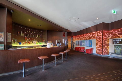 Hotel CBD - Phillip Island Accommodation 1