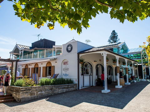 Christmas Day Lunch At The Lookout Echo Point - Phillip Island Accommodation 2