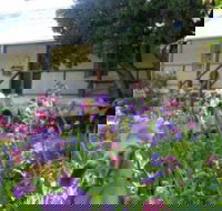 Raglan Art Award Exhibition - Phillip Island Accommodation