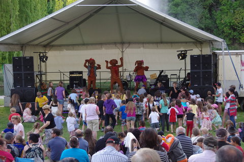 Regional Australia Bank Inverell Sapphire City Festival - Phillip Island Accommodation 1